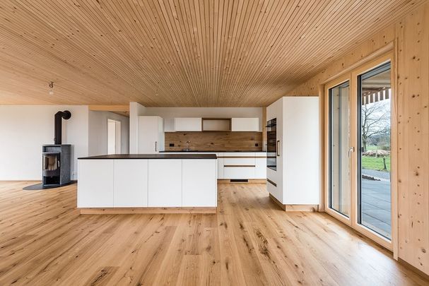 Wohnen auf dem Land - Erstvermietung - Vollholzhaus mit Seesicht - Photo 1