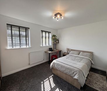 1 bedroom in a house share to rent - Photo 4
