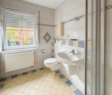 Gepflegte 2-Zimmer-Einliegerwohnung mit separaten Eingang - in ruhi... - Photo 1