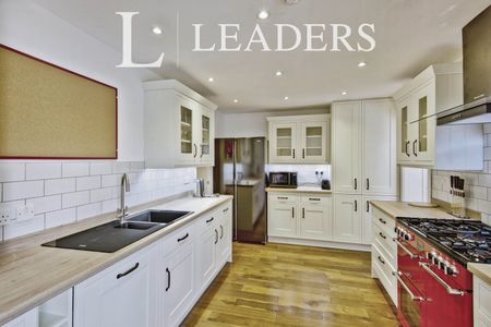 1 bedroom property to rent Queen Street, Warley, Brentwood, Essex, CM14 - Photo 4