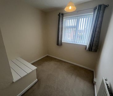 3 bedroom semi-detached house to rent - Photo 6