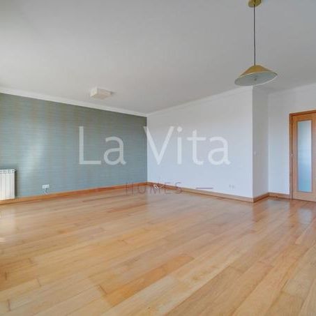 Apartamento T4 - Photo 1