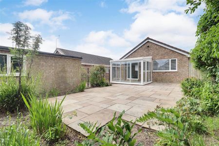 3 bedroom detached bungalow to rent - Photo 4
