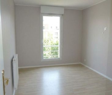Location Appartement 3 pièces 64m² VITRY SUR SEINE 94400 - Photo 2