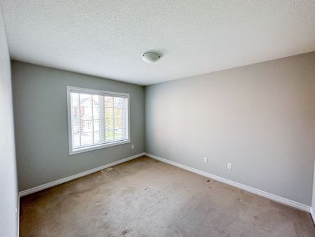 For Lease - 21 Fitzroy Avenue, Markham, Ontario - Photo 3