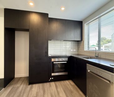 3 Bedroom Townhouse in Petone - Photo 4