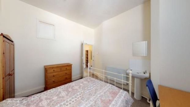 1 bed Mid Terraced House for Rent - Photo 1