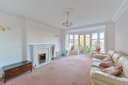 4 bedroom detached house to rent - Photo 2