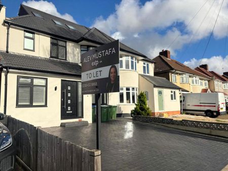 11 bedroom house of multiple occupation to rent - Photo 4