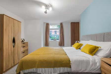 11 ASH GROVE Leeds - LS6 1AX - Photo 5