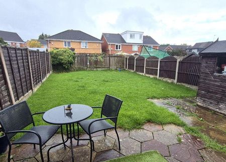 2 bedroom end of terrace house to rent - Photo 3