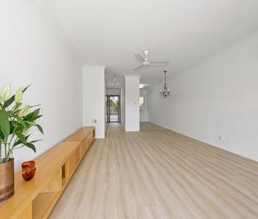 4/40 Toorak Road, Hamilton QLD 4007 - Apartment For Rent | Domain - Photo 2