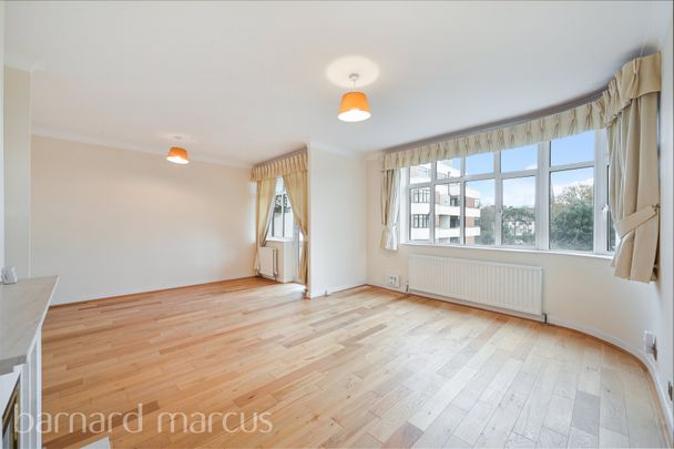 The Crescent, Surbiton - Photo 1