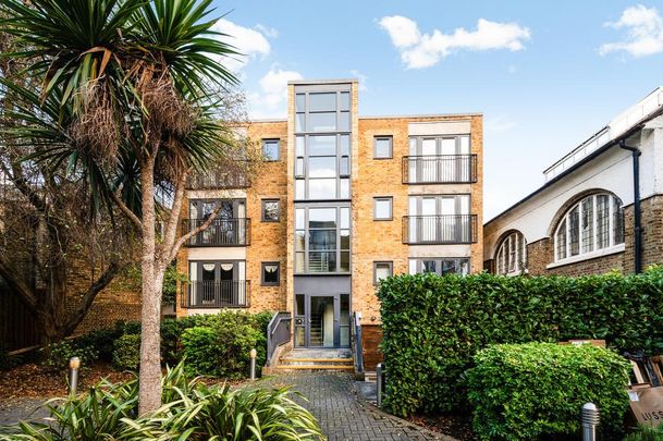 2 bedroom flat to rent - Photo 1