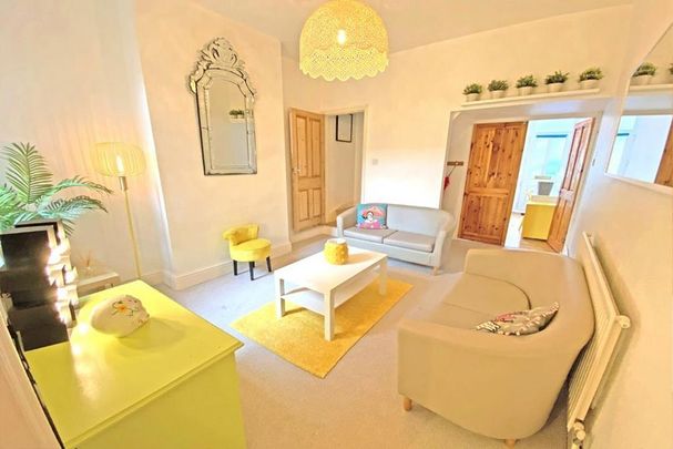 4 bedroom terraced house to rent - Photo 1