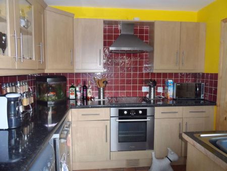 3 bedroom townhouse to rent - Photo 3