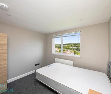 5 bedroom semi-detached house to rent - Photo 4