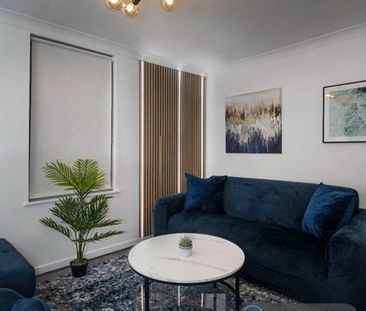 2 bedroom end of terrace house to rent - Photo 3