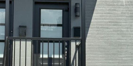 ✨ St-Hubert 5 ½ spacieux et lumineux situé à coté de l’Hôpital Charles-LeMoyne et de tous les services essentiels. 📍 Disponible 1er septembre 2026📍 - Photo 3