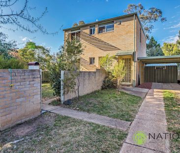 18 Derham Crt, Wanniassa ACT 2903 - House For Rent - $600 | Domain - Photo 5