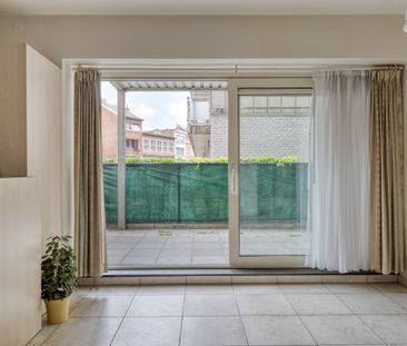 Gelijkvloers 1 slpk.-appt met terras in Sint-Truiden - Photo 2