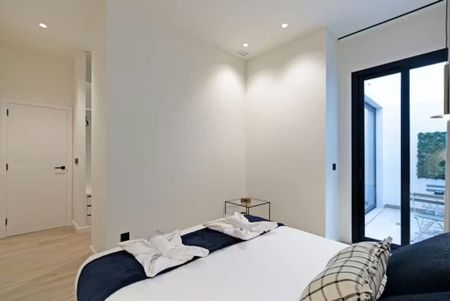 Carrer de Pere Aleixandre, Valencia, Valencian Community 46004 - Photo 4