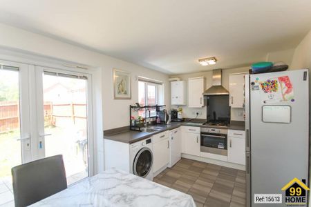 3 bed Semi-detached in Eaglestone Way , Conventry, CV2 2PE - Photo 4