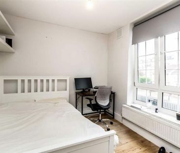 3 bedroom flat to rent - Photo 2