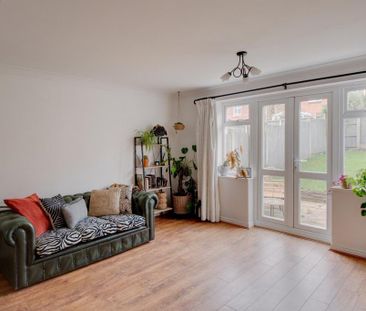 3 bedroom end of terrace house to rent - Photo 3