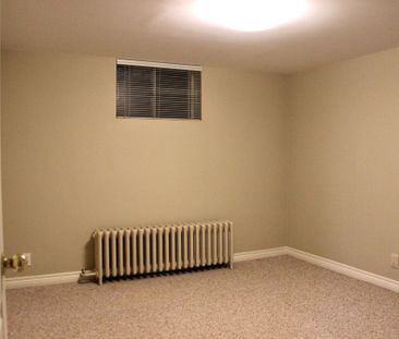 For Lease - 341 Moore Avenue, Toronto, Ontario - Photo 2