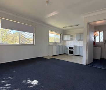 2 Bedroom Second Floor Unit! Great Location, Close Tot He Hospital! - Photo 3