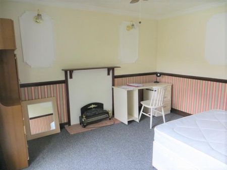 Broadfields, Brighton - Photo 2