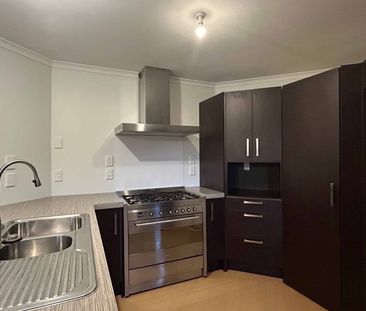 4 Bedrooms Stokes Valley - Photo 1