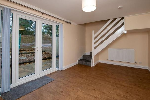2 bedroom terraced house to rent - Photo 1