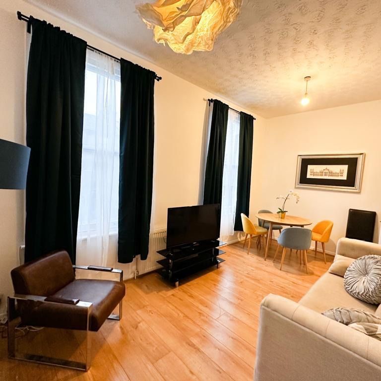 3 Bed Flat, Heyworth Road, E5 - Photo 1