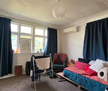 Two-bedroom Gem - Photo 4