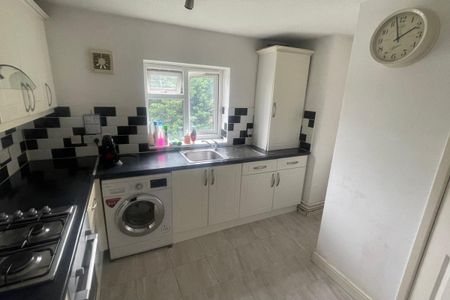 Charsley Close, AMERSHAM - Photo 4
