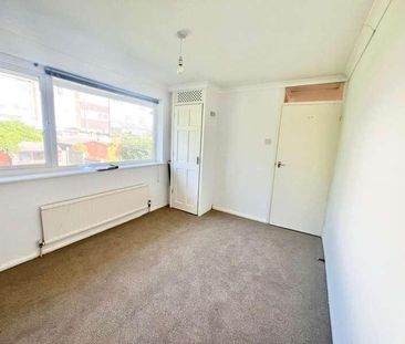 Pennyfields, Brentwood, CM14 - Photo 4