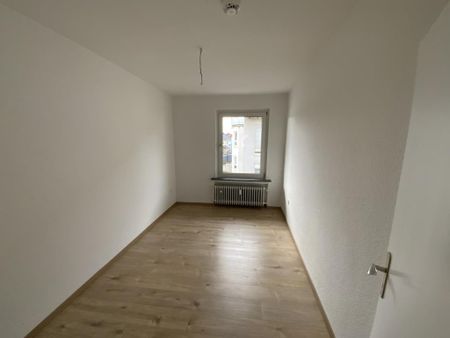 3-Zimmer-Wohnung im 1. OG mit neuem Tageslichtbad und Balkon in Wetter Altwetter - Photo 4