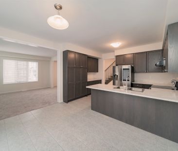 For Lease - 135 Esther Crescent, Thorold, Ontario - Photo 1