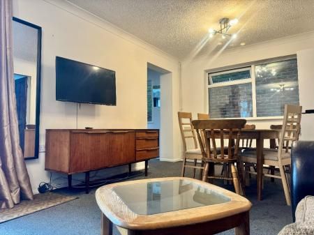 5 Bed Student Home - 43 Downs Road, Canterbury - Photo 2