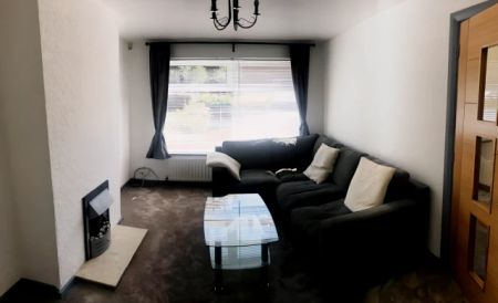 3 Bed 1 Bath - Photo 2
