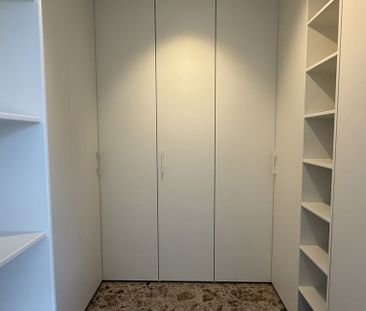 Woning te huur in 's Gravenwezel voor € 2.300 met 3 slaapkamers - Foto 2