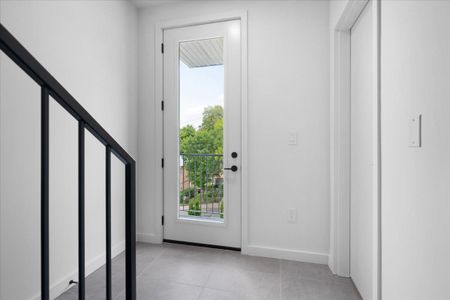 For Lease - 10 Summit Avenue Unit# 4, Toronto, Ontario - Photo 4