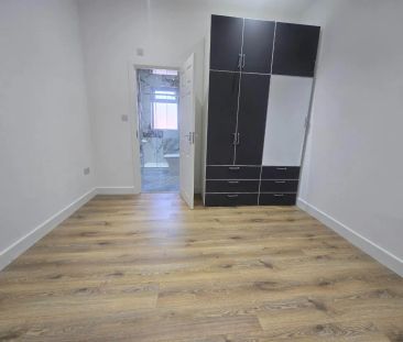 1 bed terraced house to rent in Erskine Road, London, E17 - Photo 3
