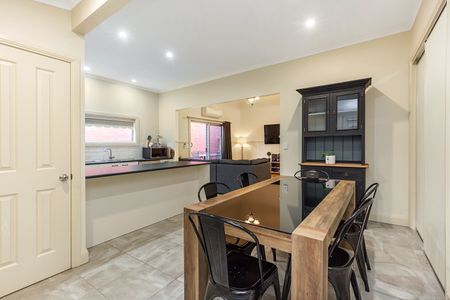 109 Hargreaves Street, Bendigo - Photo 2