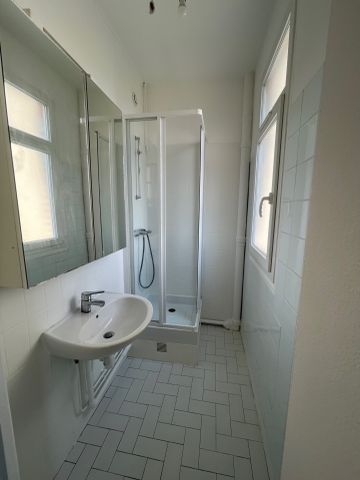 Location Appartement 3 pièces 53m² ST MAUR DES FOSSES 94100 - Photo 4