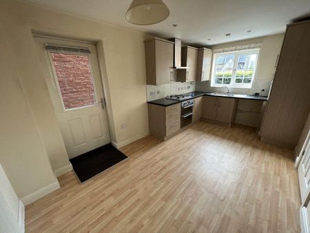 3 bedroom semi-detached house to rent - Photo 5