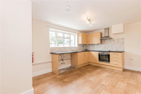 A 3 bedroom semi-detached house situated in a semi-rural location with good access to Oxford. - Photo 5