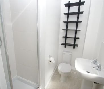 2 bedroom terraced house to rent - Photo 5